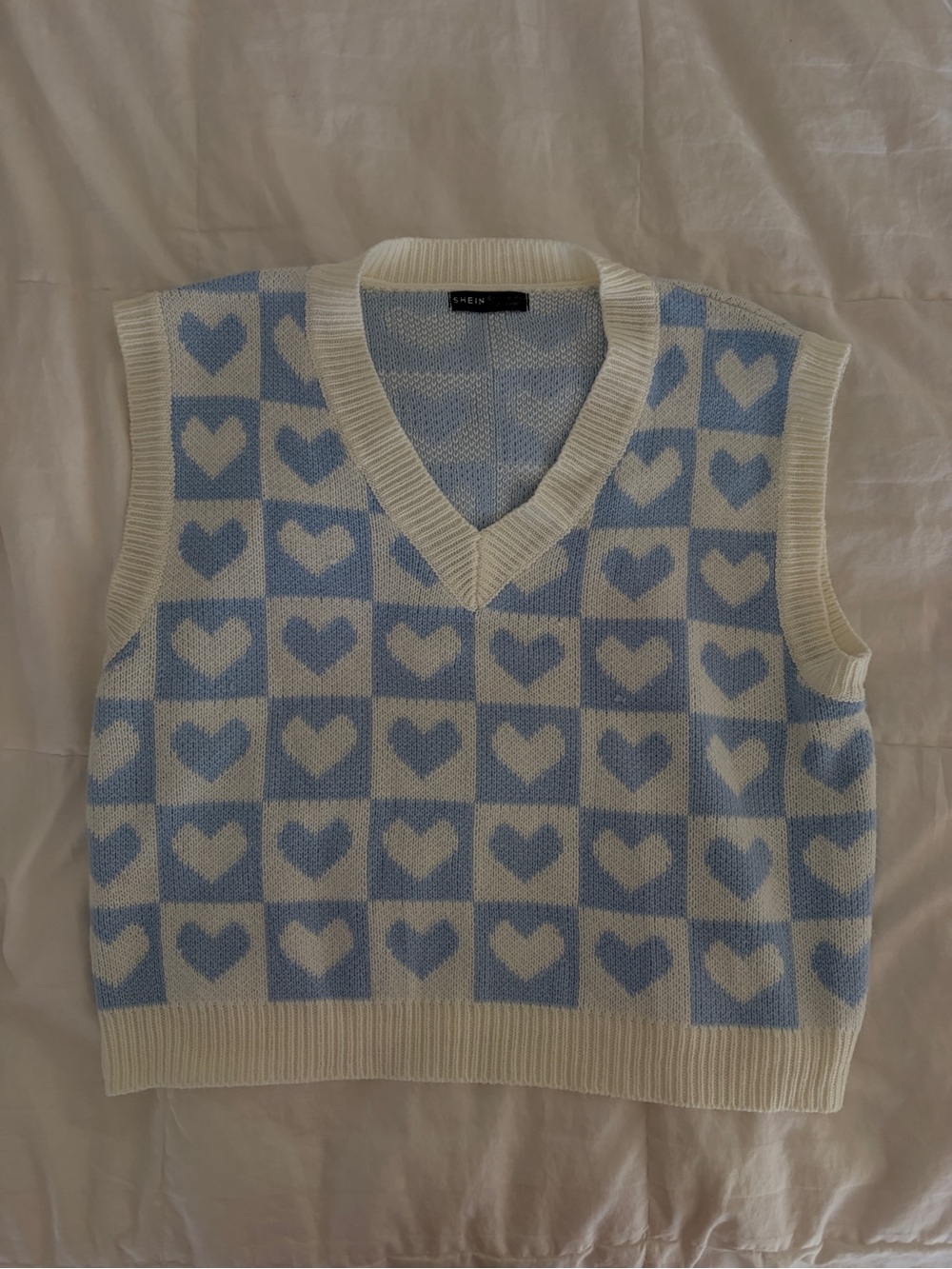 Sleeveless Knit Heart-Pattern Vest - Blue & White